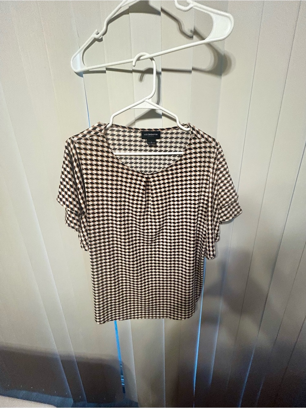 Liz Claiborne Brown & Cream Geometric Short Sleeve Tee